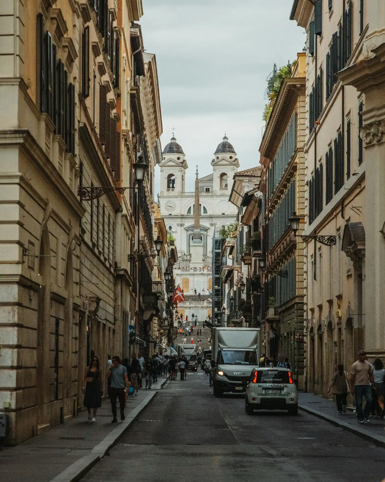 Via Condotti verso Trinit&agrave; dei Monti, Roma
